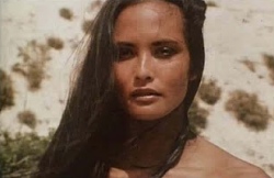 The desert emmanuelle queen of Emmanuelle 2000